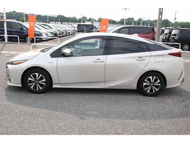 Toyota PRIUS PHV 2017-05 9496-8