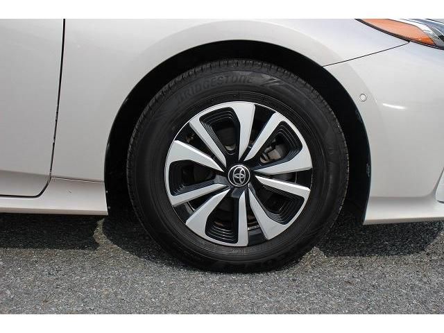 Toyota PRIUS PHV 2017-05 9496-11