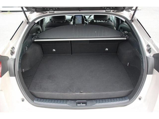 Toyota PRIUS PHV 2017-05 9496-17