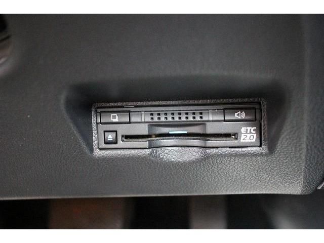 Toyota PRIUS PHV 2017-05 9496-3
