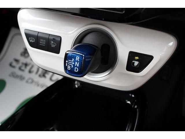 Toyota PRIUS PHV 2017-05 9496-6