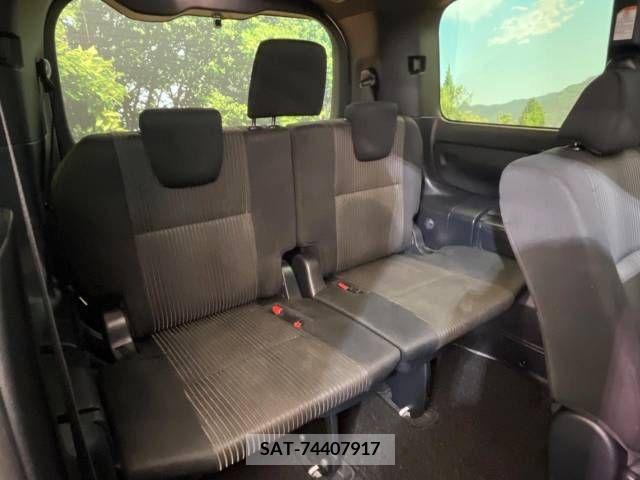 Toyota VOXY 2018-02 321583-10
