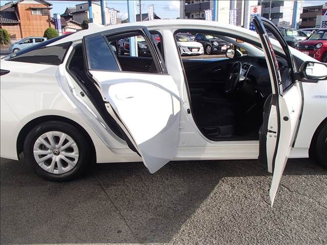 Toyota PRIUS 2019-10 189705-5