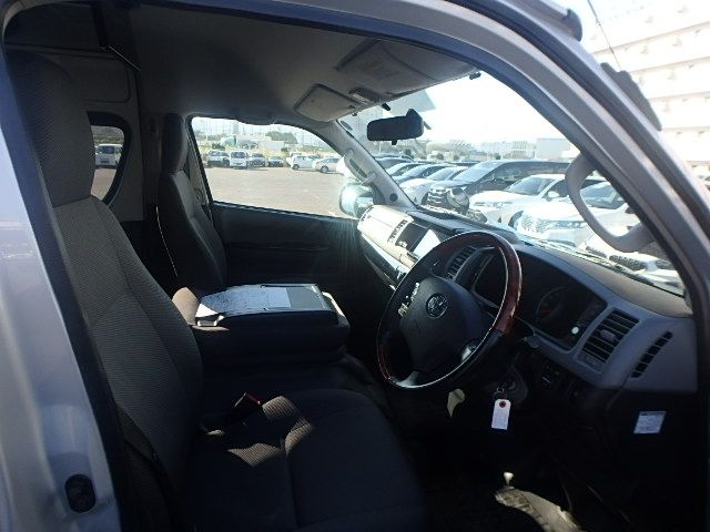 Toyota HIACE VAN 2010-01 195699-8