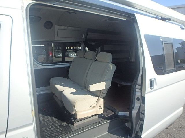 Toyota HIACE VAN 2010-01 195699-16