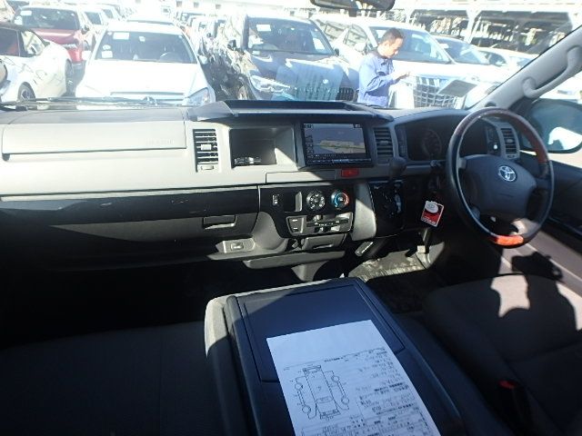 Toyota HIACE VAN 2010-01 195699-17