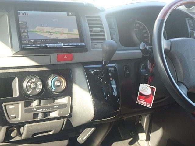 Toyota HIACE VAN 2010-01 195699-19