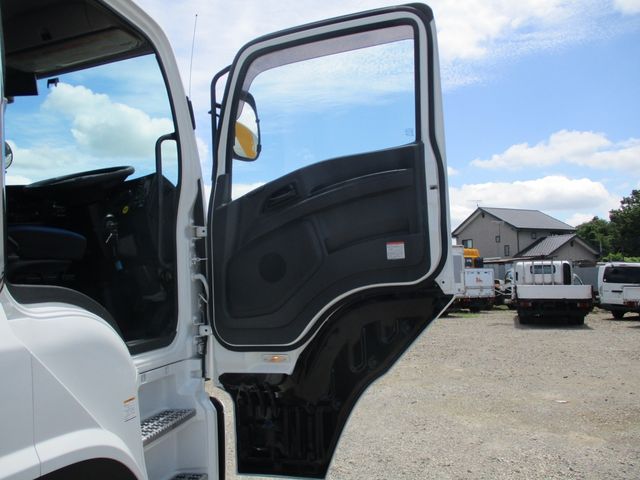Isuzu GIGA 2017-05 7265-8