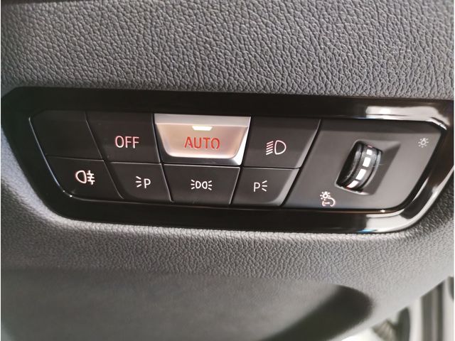 Bmw 3 SERIES 2023-03 15793-21