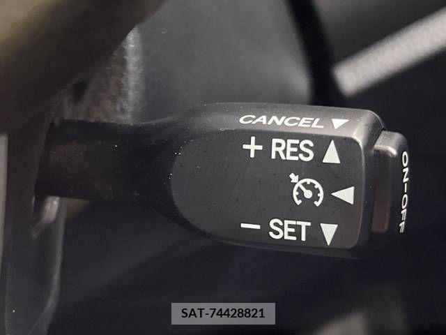 Toyota NOAH 2021-06 218508-6