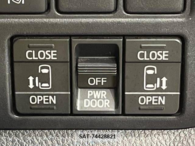 Toyota NOAH 2021-06 218508-5