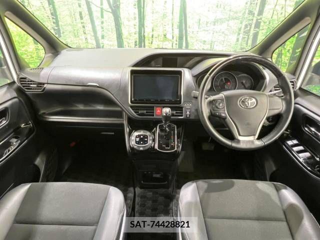 Toyota NOAH 2021-06 218508-1