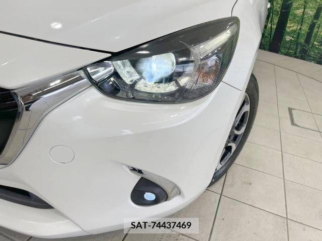 Mazda DEMIO 2017-02 329458-12