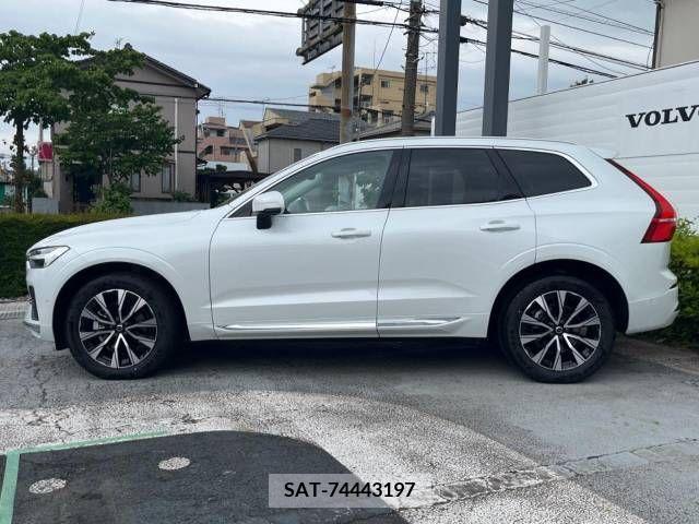 Volvo XC60 2022-09 385960-17