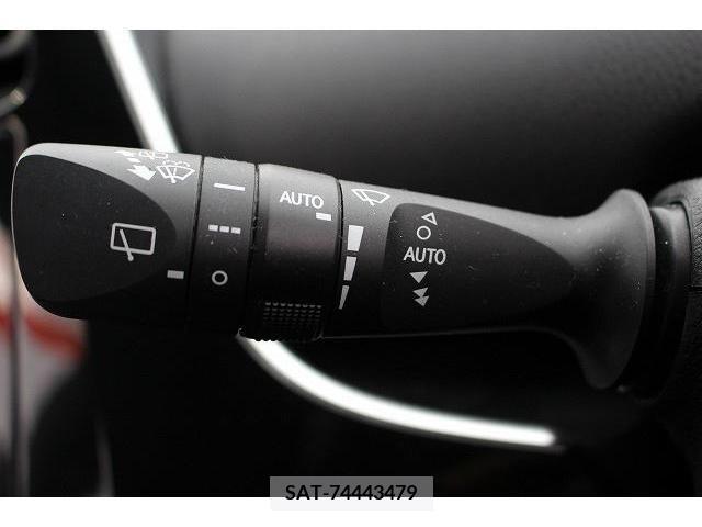 Toyota PRIUS 2018-02 375682-4
