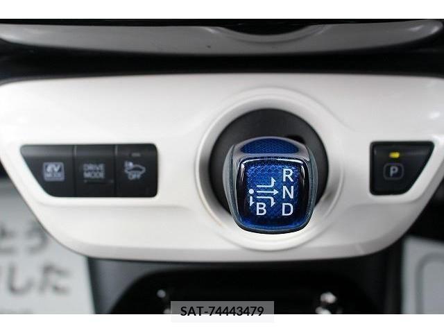 Toyota PRIUS 2018-02 375682-3