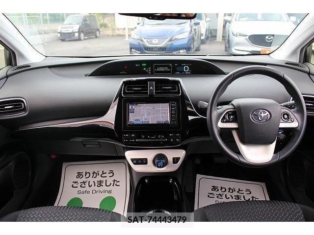 Toyota PRIUS 2018-02 375682-15