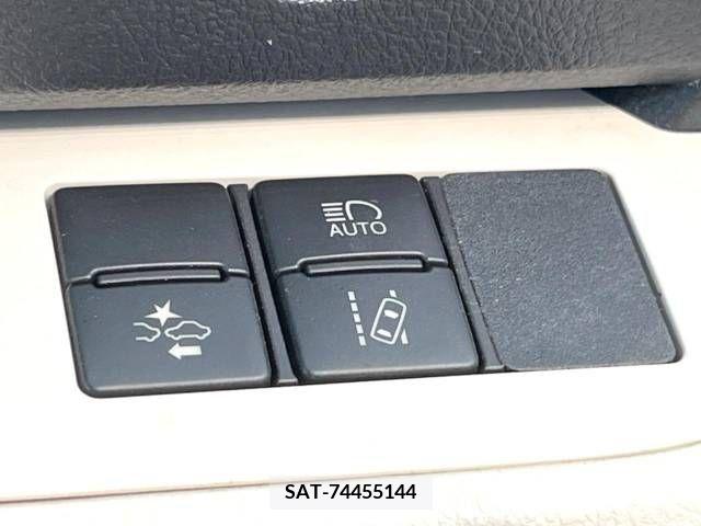 Toyota SIENTA 2016-09 214977-5