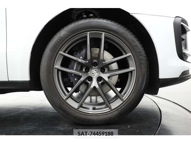 Porsche MACAN 2023-08 320115-5