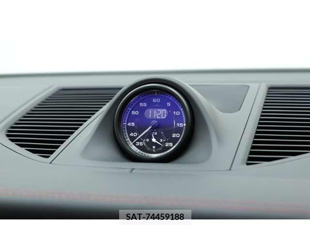 Porsche MACAN 2023-08 320115-2