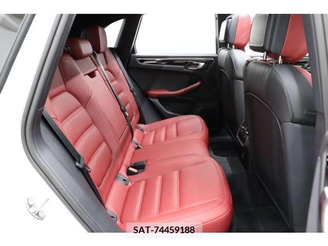 Porsche MACAN 2023-08 320115-11