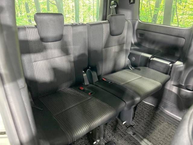 Toyota VOXY 2018-04 26591-10