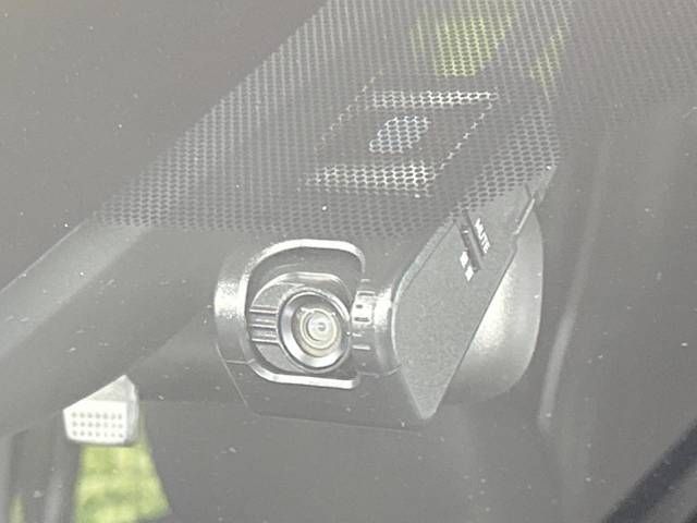 Toyota VOXY 2018-04 26591-6