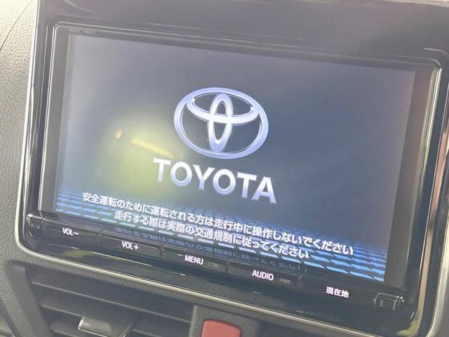 Toyota VOXY 2018-04 26591-2