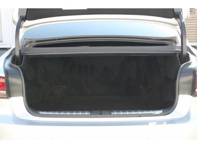 Lexus LS 2017-12 18986-16