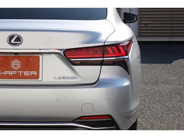 Lexus LS 2017-12 18986-11