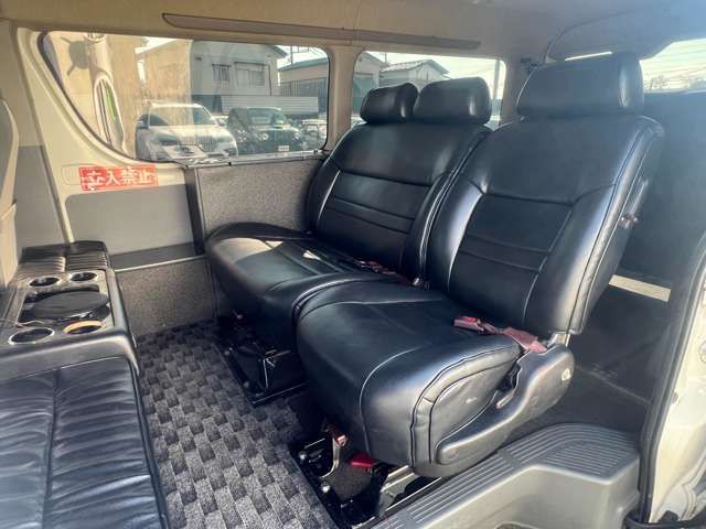 Toyota HIACE WAGON 2006-10 182535-11