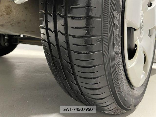 Toyota SIENTA 2013-01 287176-18