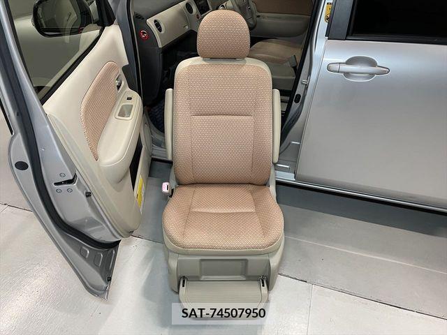 Toyota SIENTA 2013-01 287176-1