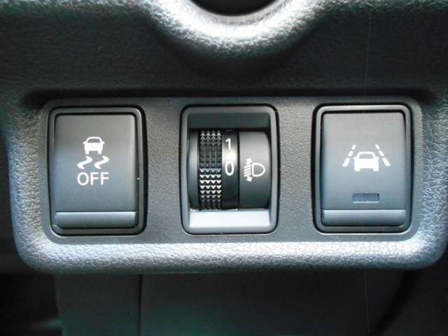 Nissan NOTE 2018-06 3545-6