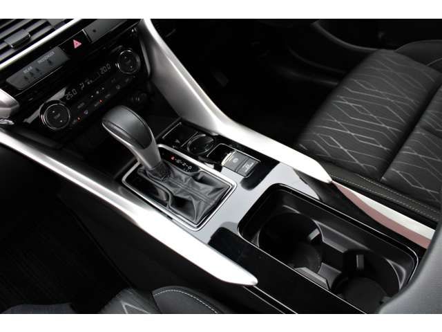 Mitsubishi ECLIPSE CROSS 2018-03 1343-5