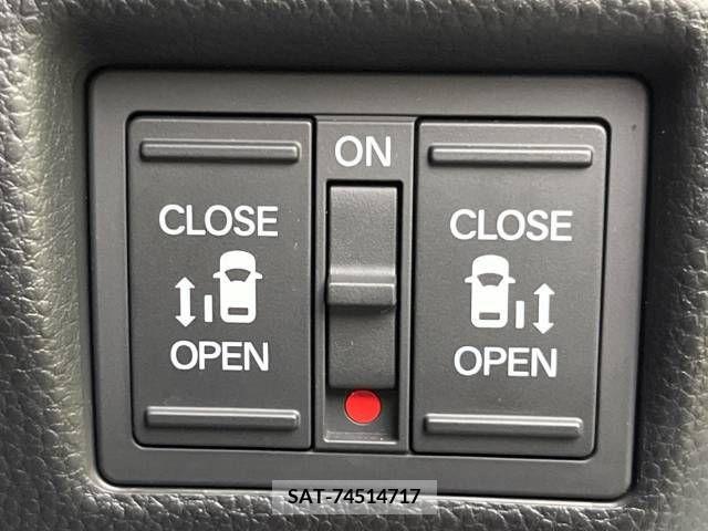 Honda N BOX CUSTOM 2019-05 246263-6