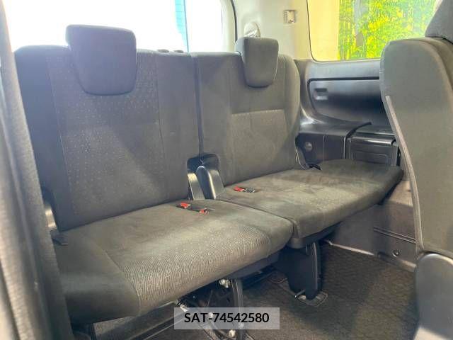 Toyota VOXY 2017-05 289197-10