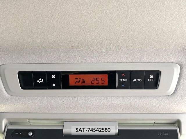 Toyota VOXY 2017-05 289197-7