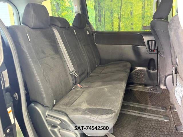 Toyota VOXY 2017-05 289197-9