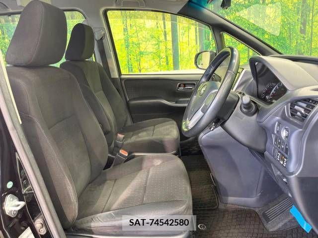 Toyota VOXY 2017-05 289197-8