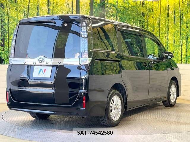 Toyota VOXY 2017-05 289197-17