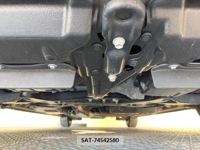 Toyota VOXY 2017-05 289197-19