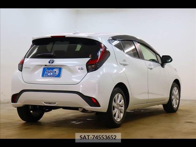 Toyota AQUA 2021-08 356317-18