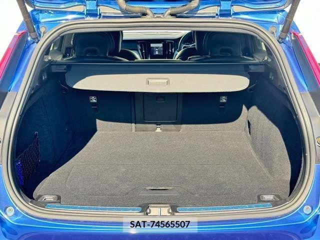 Volvo V60 2021-07 349675-8
