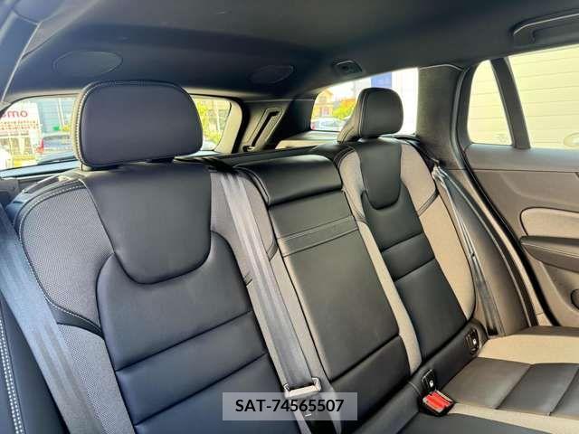Volvo V60 2021-07 349675-7
