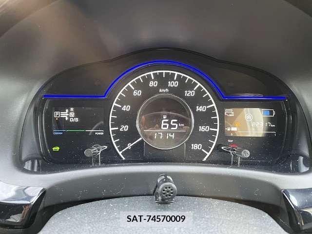 Nissan NOTE 2017-05 365495-3