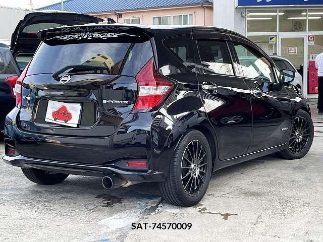 Nissan NOTE 2017-05 365495-2