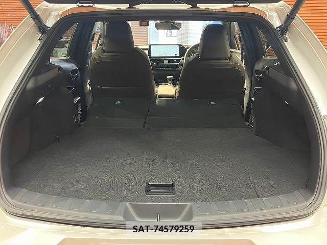 Lexus UX 2023-03 213135-19
