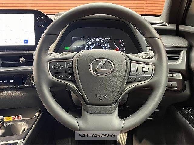 Lexus UX 2023-03 213135-12
