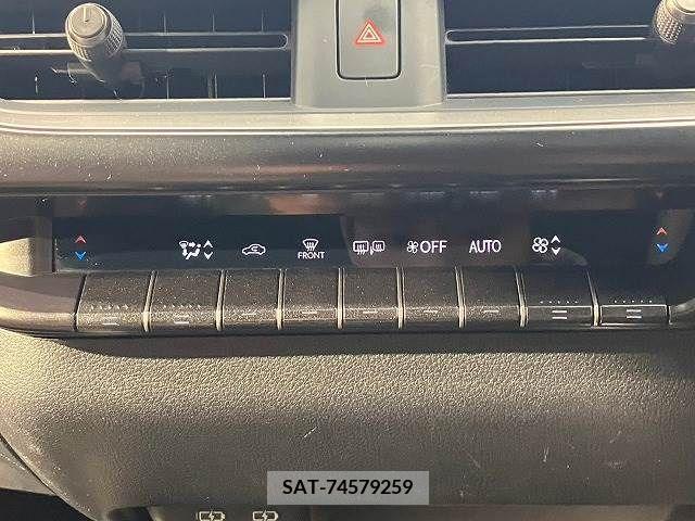 Lexus UX 2023-03 213135-11